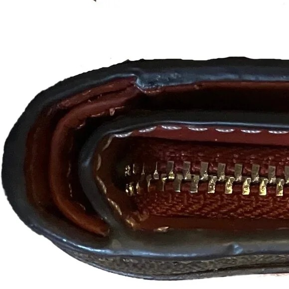 EUC Coach Medium Corner Zip Wallet in Signature Canvas - Picture 5 of 11